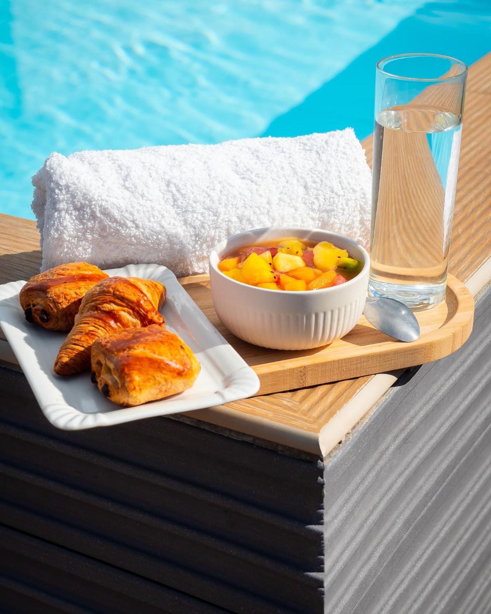 Evasion En Plein Coeur De La Ville T2 Jacuzzis Sauna Et Piscine Au Centre De 路易港 外观 照片